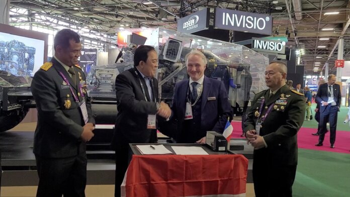Signing of the MoU between Texelis and PT SSE on the Texelis booth at Eurosatory