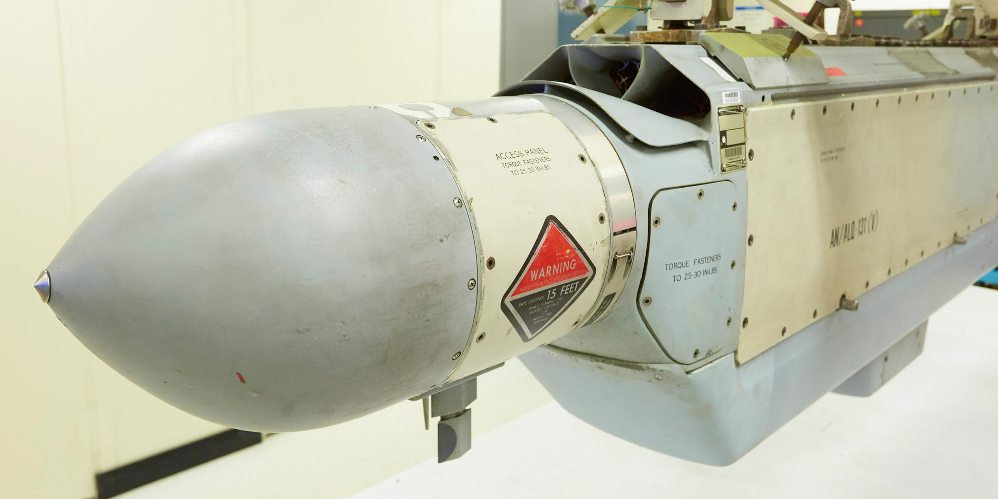 ALQ-131V1 jamming pod